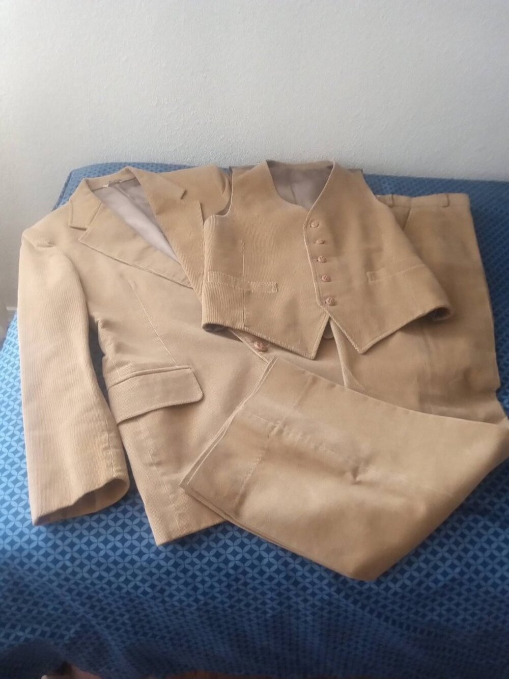 Vintage Dillards 3 Pc. Tan Corduroy Suit Coat, Pants, Vest 36R - 32 Waist
